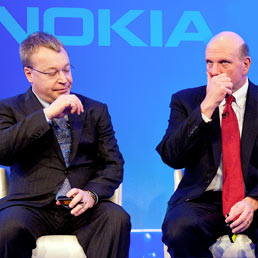 Ufficiale il matrimonio fra Nokia e Microsoft (Afp)