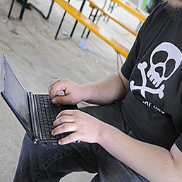 In frenata le nuove regole contro la pirateria online (Imagoeconomica)