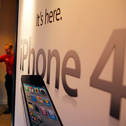 In produzione un iPhone 4 con una memoria flash da 8 Gigabyte (Reuters)
