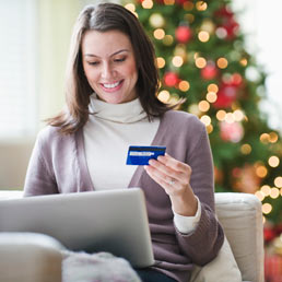 Lo shopping di Natale? Cinque milioni di italiani lo farà in Rete (Corbis)
