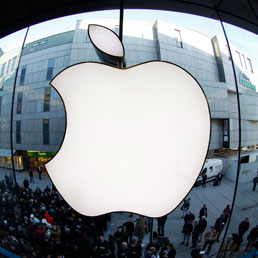 Apple prepara il nuovo iPad: fotocamera evoluta e chip più potente - Gli iPhone 5S e 5C in Italia dal 25 ottobre