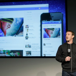 Mark Zuckerberg presentazione nuovo design Facebook