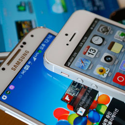 Samsung GalaxyS4  (Reuters) 