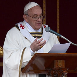 Nella foto Papa Francesco durante l'omelia di inizio pontificato in Piazza San Pietro (AFP Photo)