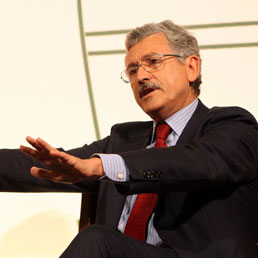 L'ex premier Massimo D'Alema (Emblema)