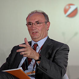 Nella foto l'amministratore delegato di Unicredit Federico Ghizzoni